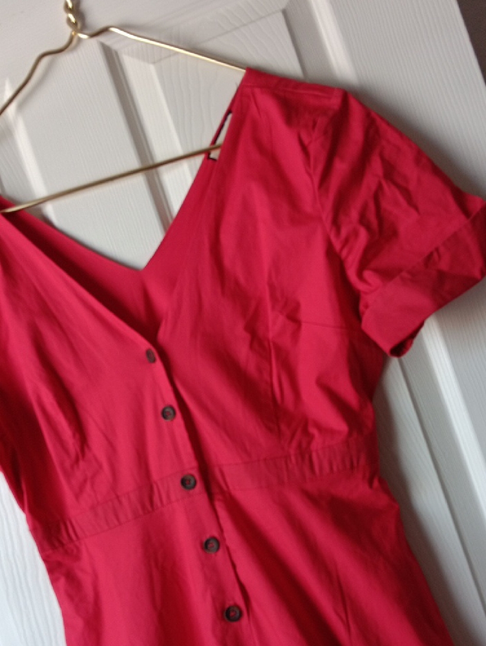 TUCKERNUCK..KATE..RED BUTTON DOWN MIDI - Picture 2 of 7